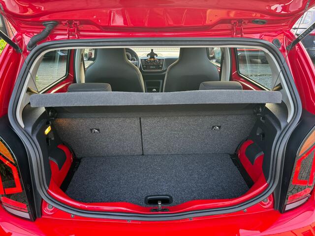 Volkswagen UP! 1.0 airco, cruise, camera