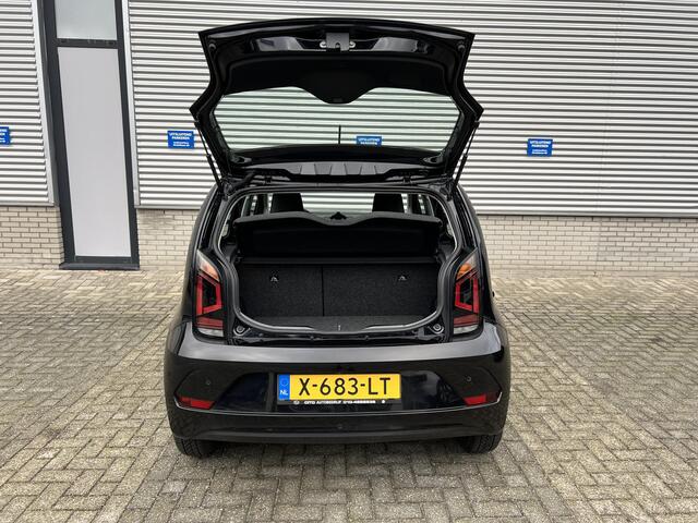 Volkswagen UP! 1.0 | NL auto | dec. 2023 | Parkeersensoren | Bluetoothverbinding | Achteruitrijcamera | Lage KM-stand