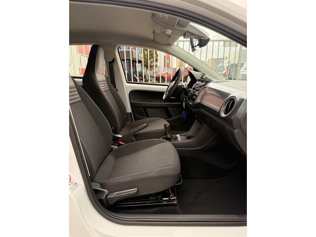 Volkswagen UP! 1.0 BMT move up!