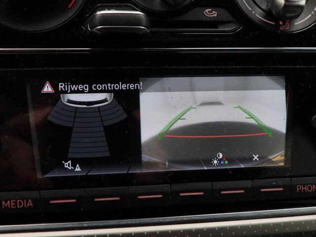 Volkswagen UP! 1.0 BMT high up! | Privacy Glas | Cruise Control | Bluetooth | Camera | Airco | 16 inch | 96.557 Km!!