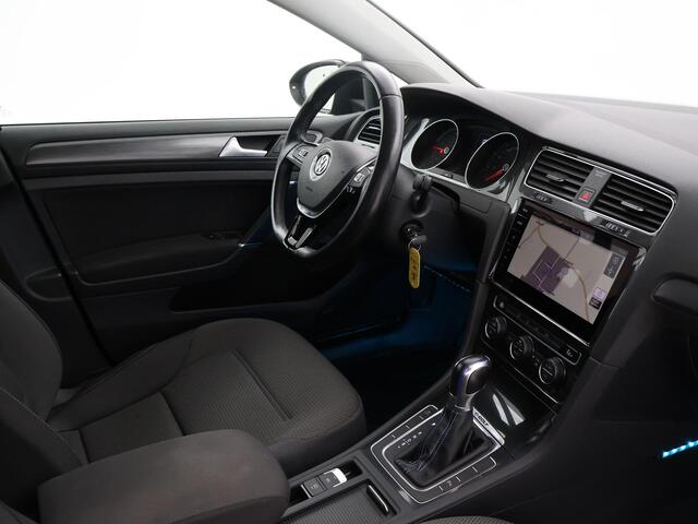 Volkswagen e-Golf Aut. + APPLE CARPLAY | FULL LED | CAMERA | SFEERVERLICHTING | NAVIGATIE