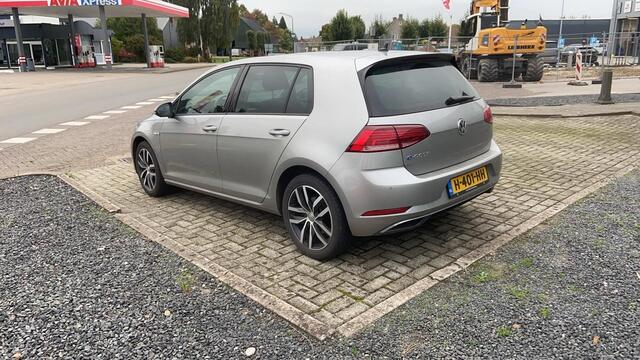 Volkswagen e-Golf E-DITION E Golf, volledig electrisch, 17" LMV Madrid , Discover navi, Extra getint achter, achteruitrij camera