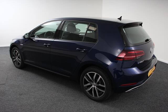 Volkswagen e-Golf Edition | Navigatie | Bluetooth | Cruise control | LMV | Camera | PDC | Digitale Cockpit