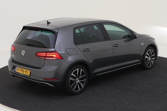 Volkswagen e-Golf E-DITION / WARMTEPOMP/ CAMERA/ PARK. SENSOREN/ DIGITAL DASHBOARD/ ADAPT. CRUISE/ LED/ NAVI/ CLIMA/ 17" LMV