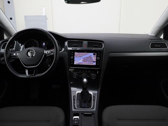 Volkswagen e-Golf E-DITION 100kW/136PK · Navigatie · LED · Parkeersensoren