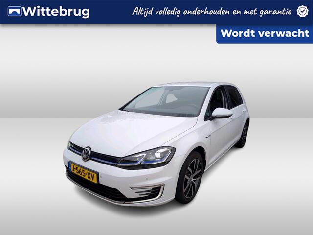 Volkswagen e-Golf E-DITION / Navigatie / LED / Parkeersensoren V+A / Lichtmetaal 17 inch /
