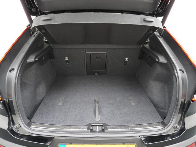 Volvo C40 Single Motor Plus 69 kWh NAP | Trekhaak | Camera