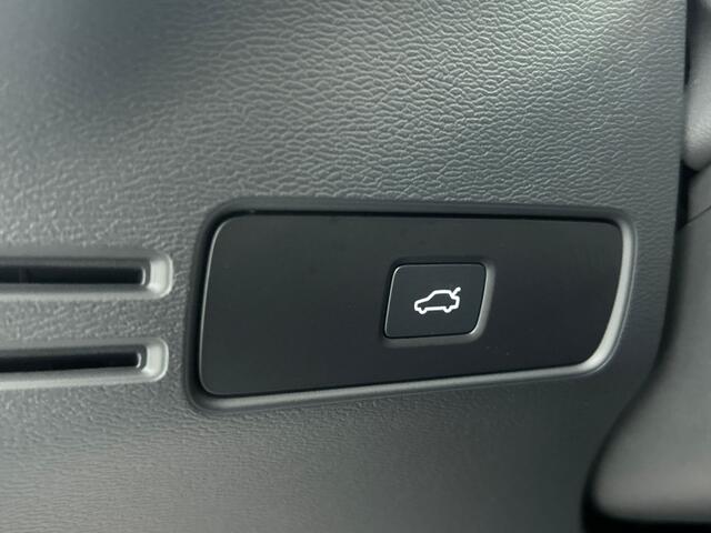 Volvo C40 Extended Range Plus 82 kWh | Trekhaak | Extra getint glas