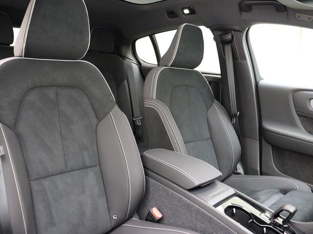 Volvo C40 Extended Range Plus 82 kWh / El. Trekhaak / Nubuck / Getint glas / Gratis onderhoud t/m 17-01-2028 / Climate /