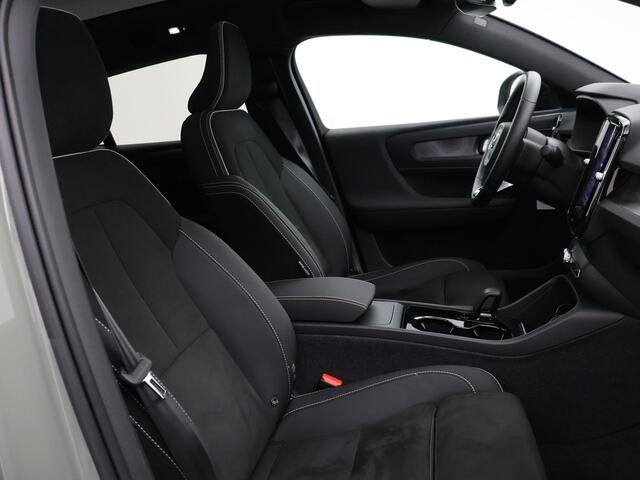 Volvo C40 RECHARGE TWIN ULTIMATE 78 kWh 408 PK SAGE GREEN + ELEK. TREKHAAK | 20 INCH | PANORAMA | PILOT ASSIST | ACC | HK