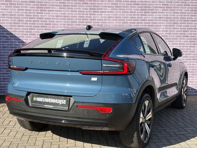 Volvo C40 Single Motor Plus 69 kWh | Stuur + stoel verwarming | All season banden | Keyless entry | Panorama dak | Warmte pomp |