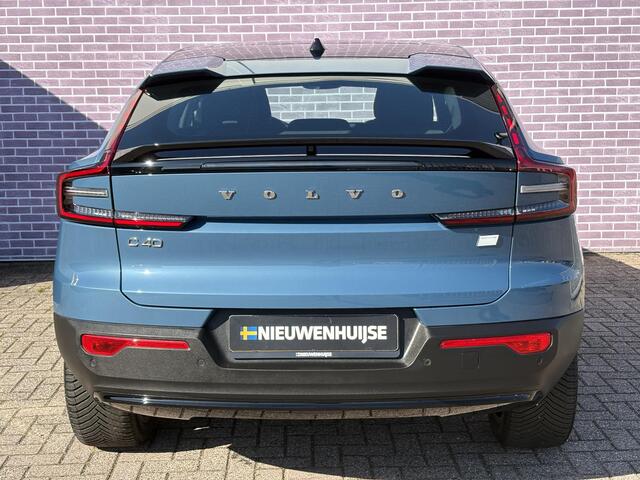 Volvo C40 Single Motor Plus 69 kWh | Stuur + stoel verwarming | All season banden | Keyless entry | Panorama dak | Warmte pomp |