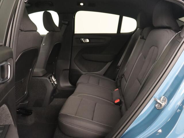 Volvo C40 Recharge Plus 69 kWh | Panoramadak | Stoelverwarming | Harman/Kardon | Warmtepomp | Carplay | Adaptive cruise | Stuurverwarming | 360 Camera | Full LED