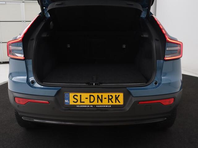 Volvo C40 Recharge Plus 69 kWh | Panoramadak | Stoelverwarming | Harman/Kardon | Warmtepomp | Carplay | Adaptive cruise | Stuurverwarming | 360 Camera | Full LED
