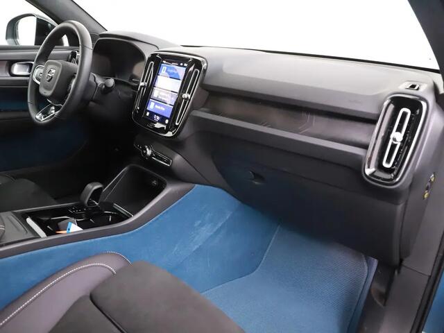 Volvo C40 Recharge 300kW/408pk Aut. Twin Intro Edition 78 kWh WARMTEPOMP + PANORAMADAK + HARMAN/KARDON + EL.TREKHAAK + LEER/ALCANTARA + PILOT ASSIST + BLIS + EL.STOELEN + STOEL-&STUURVERWARMING + LANE ASSIST + ADAPT.CRUISE + 360 CAMERA + PARKSENSOREN + 19" LM-VELGE