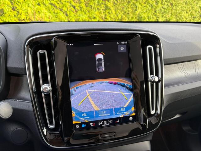 Volvo C40 Recharge Plus 69 kWh | Panoramadak | Stoel & Stuur Verwarming | 20" |