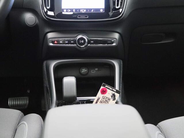 Volvo C40 Recharge Core 69 kWh Panoramadak | Camera | Apple Carplay/Android Auto