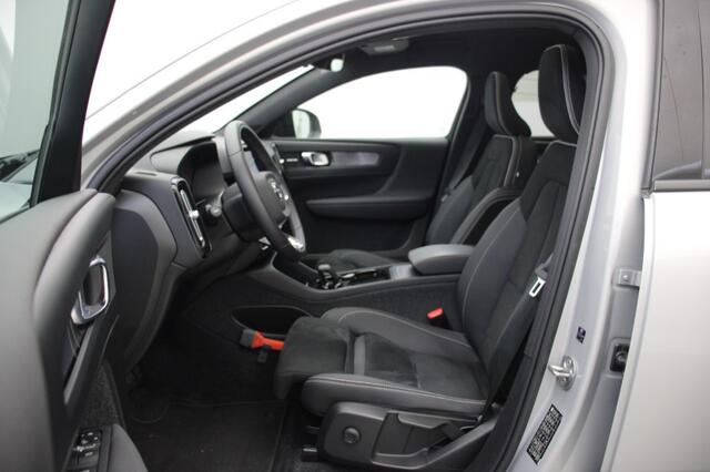 Volvo C40 Recharge Core 69 kWh - Stoelverwarming, Carplay, Panorama, Camera, SOH 93%