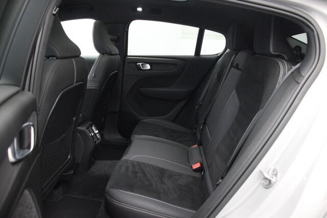 Volvo C40 Recharge Core 69 kWh - Stoelverwarming, Carplay, Panorama, Camera, SOH 93%