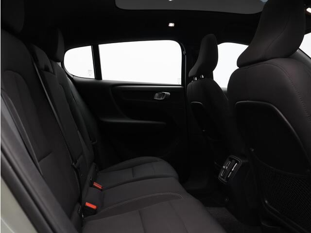 Volvo C40 Recharge Twin AWD Intro Edition 78 kWh / 360 camera / Harman Kardon / Elektr. bed. stoelen / Keyless / Stoel+stuurwielverwarming