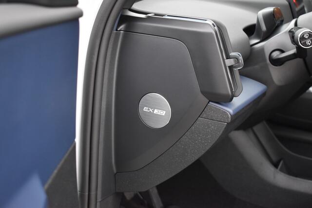 Volvo EX30 Single Motor Extended Range Plus 69 kWh | Climate Pack | Apple Carplay |