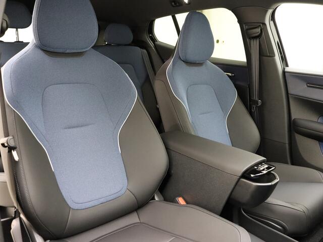 Volvo EX30 Single Motor Extended Range Plus 69 kWh / DEMO DEAL / Getint glas / Adapt. Cruise / BLIS / Harman&Kardon / Keytag / PDC + Camera / El. Achterklep /