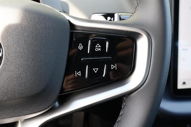 Volvo EX30 Single Motor Extended Range Plus 69 kWh - Adaptive Cruise Control - Pilot Assist - BLIS dodehoekassistentie - Harman Kardon premium audio - Keyless Drive - Elektr. bedienbare achterklep - Parkeersensoren voor & achter - Parkeercamera achter - Google infot