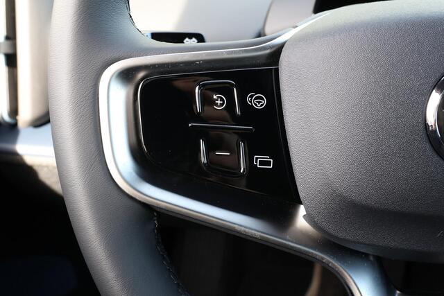 Volvo EX30 Single Motor Extended Range Plus 69 kWh - Adaptive Cruise Control - Pilot Assist - BLIS dodehoekassistentie - Harman Kardon premium audio - Keyless Drive - Elektr. bedienbare achterklep - Parkeersensoren voor & achter - Parkeercamera achter - Google infot