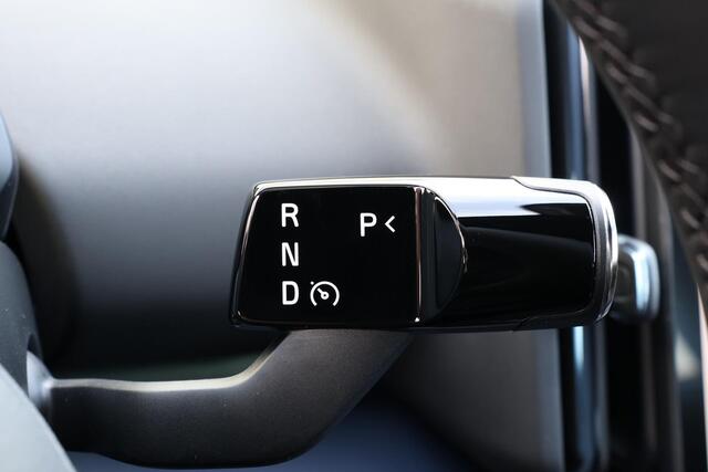 Volvo EX30 Single Motor Extended Range Plus 69 kWh - Adaptive Cruise Control - Pilot Assist - BLIS dodehoekassistentie - Harman Kardon premium audio - Keyless Drive - Elektr. bedienbare achterklep - Parkeersensoren voor & achter - Parkeercamera achter - Google infot