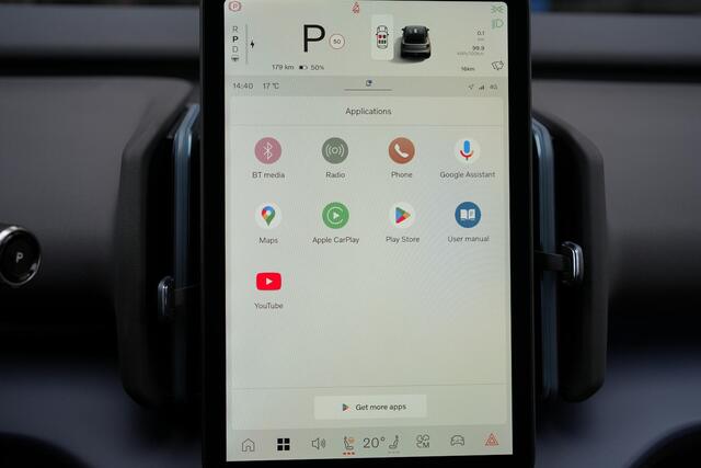 Volvo EX30 Single Motor Extended Range Plus 69 kWh - Lederen bekleding - 20' LMV - Adaptive Cruise Control - Pilot Assist - BLIS dodehoekassistentie - Harman Kardon premium audio - Keyless Drive - Elektr. bedienbare achterklep - Parkeersensoren voor & achter - Parke