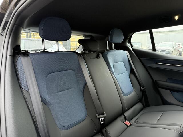 Volvo EX30 Single Motor Extended Range Plus | Adaptieve Cruise Control Met Pilot Assist | Getint Glas Achter | Apple Carplay/Android Auto | BLIS Dodehoekdetectie | Harman/Kardon Premium Audio | Sfeerverlichting | Keyless | Elektrische Achterklep |