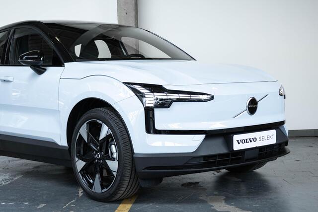 Volvo EX30 Single Motor Extended Range Plus 69 kWh | Harman Kardon Premium audio | Electrische bedienbare voorstoelen | Stoelverwarming | Stuurwielverwarming | Google infotainment | 20'' Lichtmetalen velgen | Warmtepomp |