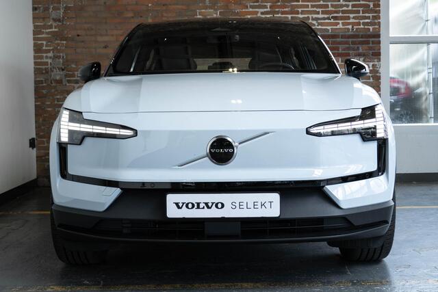 Volvo EX30 Single Motor Extended Range Plus 69 kWh | Harman Kardon Premium audio | Electrische bedienbare voorstoelen | Stoelverwarming | Stuurwielverwarming | Google infotainment | 20'' Lichtmetalen velgen | Warmtepomp |