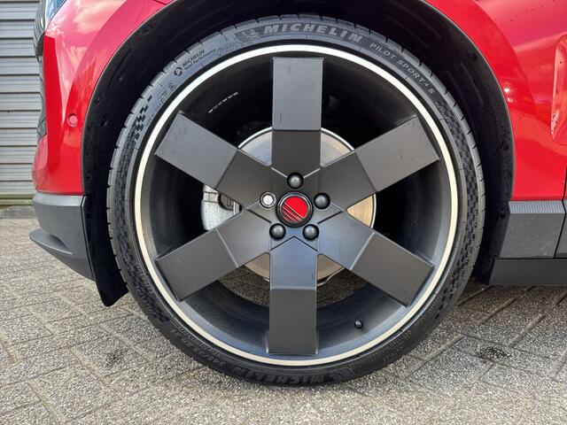 Volvo EX30 Extended Range Ultra / Alleen bij Jacob Schaap / Velgen 21" Everlast / Fusion RED Wrap / Verlaagd /
