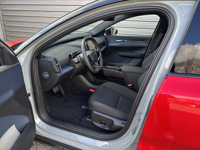 Volvo EX30 Extended Range Ultra / Alleen bij Jacob Schaap / Velgen 21" Everlast / Fusion RED Wrap / Verlaagd /