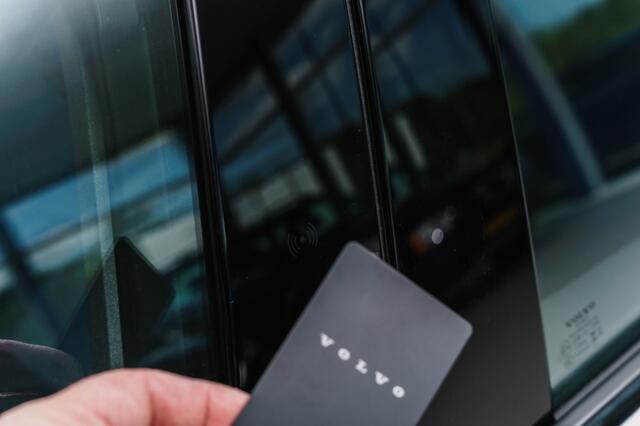 Volvo EX30 Core, Single Engine, Crystal White