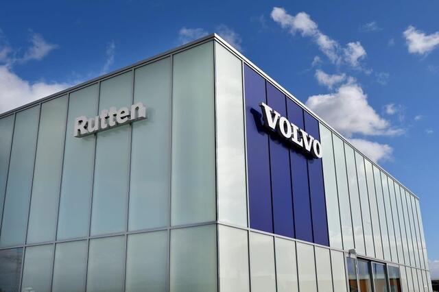 Volvo EX30 272PK Extended Range Plus Nu van ¤ 46.797 voor ¤ 39.297 / Adaptieve Cruise Control / Blis / Getinte ramen vanaf de B-stijl / 19" lichtmetalen velgen / Google infotainment