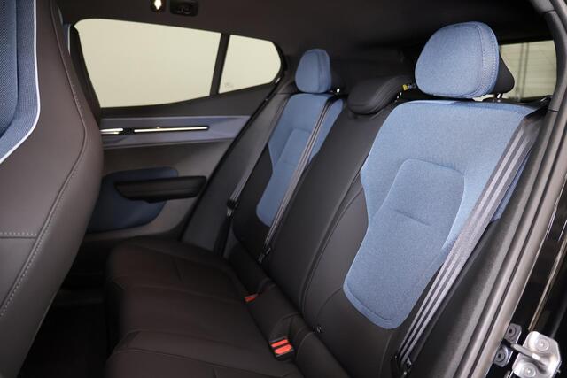 Volvo EX30 Single Motor Extended Range Ultra 69 kWh - 20' LMV - Getint glas v.a. B-stijl - Panoramadak - 360º Camera - Harman Kardon audio - Elektrisch bedienbare voorstoelen - Adaptive Cruise Control - Pilot Assist - BLIS dodehoekassistentie - Keyless Drive - Elekt