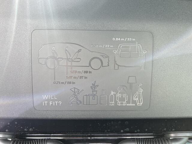 Volvo EX30 Single Motor Extended Range Plus 69 kWh Automaat, Harman Kardon, Pilot assist, BLIS, Park assist voor en achter, Parkeercamera, Extra getint glas vanaf B-stijl