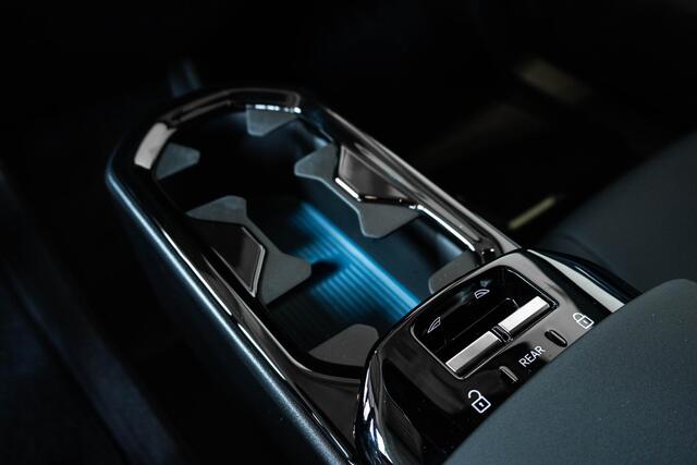 Volvo EX30 Single Motor Extended Range Plus 69 kWh | Getint Glas Achter | Adaptieve Cruise Control | Keyless Entry | Parkeersensoren | Dodehoekdetectie Met Correctie | Apple Carplay/Android Auto | Rijstrooksensor Met Correctie