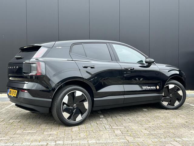 Volvo EX30 Single Motor Extended Range Ultra 69 kWh Panorama dak / 360 camera / Harman Kardon / Extra getint glas