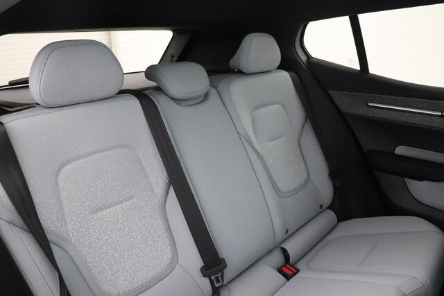 Volvo EX30 TWIN MOTOR PERFORMANCE ULTRA 69 kWh -PANO.DAK|HARMAN/KARDON|CLIMATE|360°CAM|20"|AUT.PARKEREN|TREKHAAK