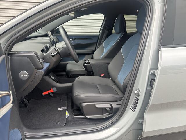 Volvo EX30 Twin Motor Performance Plus 69 kWh / Twin Performane 436PK / 20" Velgen / Black Sheep pakket /