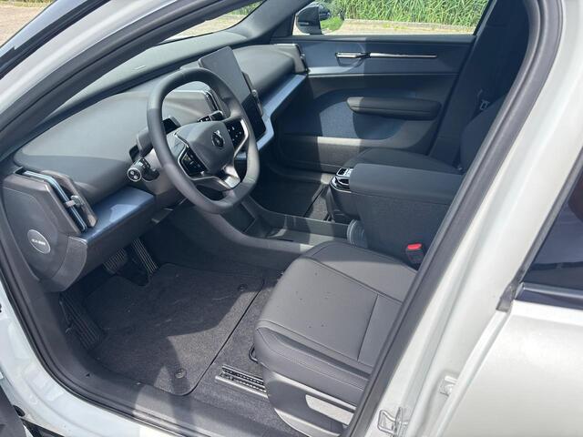 Volvo EX30 Single Motor Extended Range Plus 69 kWh 20 Inch | Getint glas achter | DEMO