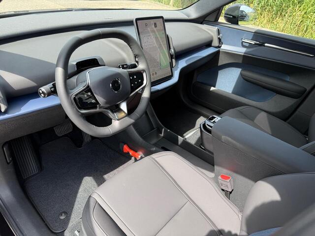 Volvo EX30 Single Motor Extended Range Plus 69 kWh Getint glas | Stoel / stuurverwarming | 20 inch | DEMO