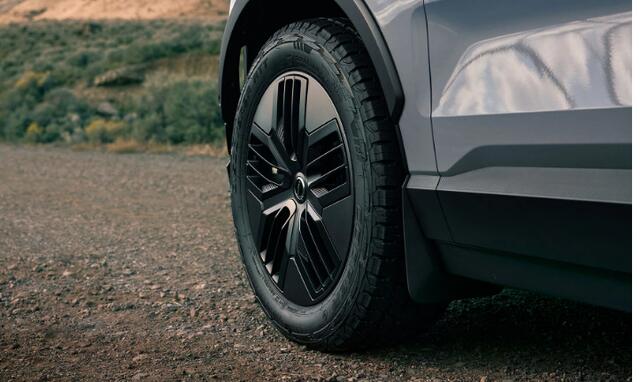 Volvo EX30 Cross Country 428PK Automaat Twin Performance Ultra / Cross Country Experience-pakket/ Adaptieve cruise control/ Panoramadak/ BLIS/ Parkeersensoren met 360 camera / Getint Glas / Stoel en stuurwielverwarming / Elektrische stoelen / Apple carplay / Elektri