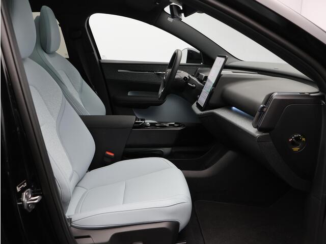 Volvo EX30 Single Motor Extended Range Ultra Automaat / Breeze Blue Interieur / Panoramisch Dak / 360* Camera / Elektrische Stoelen / Harman Kardon / Extra Getint Glas /