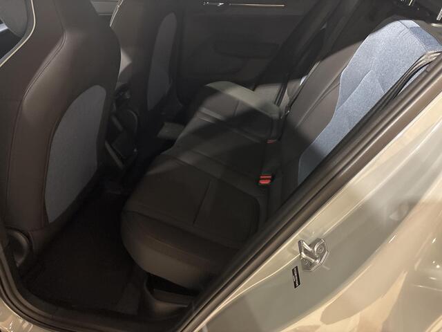 Volvo EX30 Single Motor Plus / Elektr. bed. stoelen