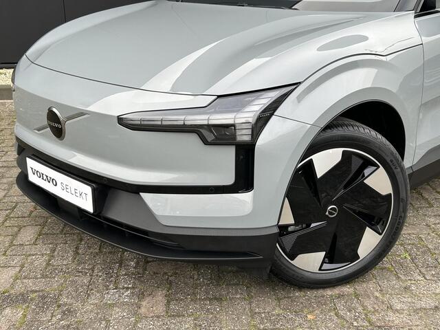 Volvo EX30 Single Motor Extended Range Plus 69 kWh climate line / extra getint glas / trekhaak / 2 jaar extra garantie