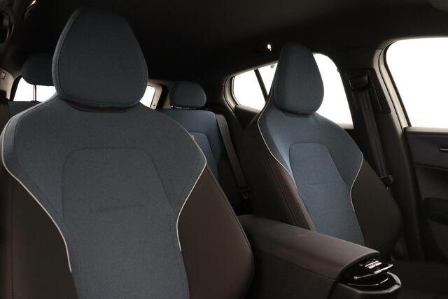 Volvo EX30 SINGLE MOTOR PLUS 51 kWh -CLIMATE|CARPLAY|CAMERA|ADAP.CRUISE|HARMAN/KARDON
